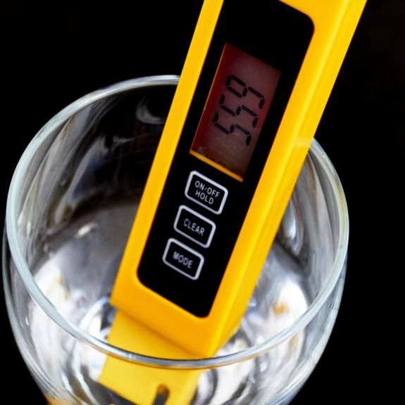 Est-ce fiable d'utiliser un lecteur PPM pour évaluer l'efficacité d'un filtre/purificateur d'eau ?